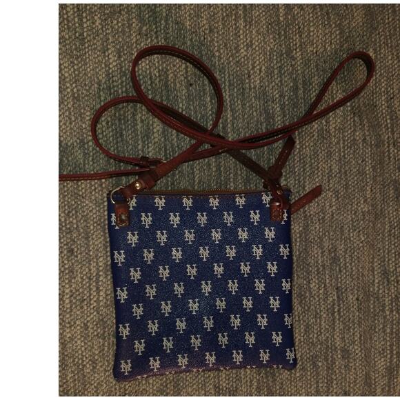 NY Mets Dooney & Bourke - Well Loved - Picture 2 of 4